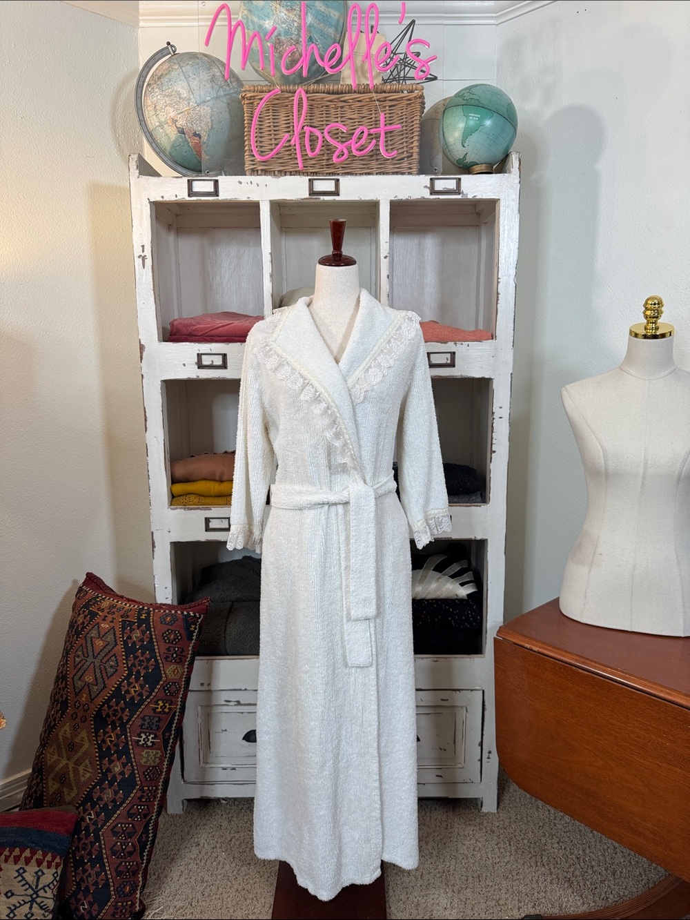Vintage White Chenille Terry Cloth Robe with Lace Trim